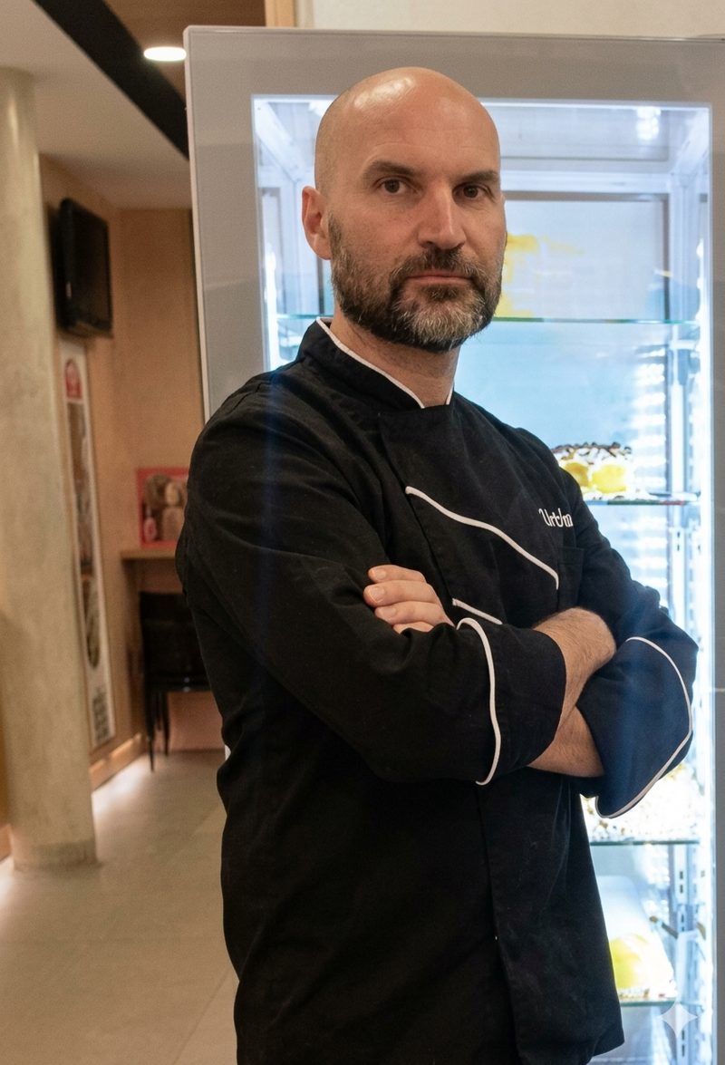 Chef Dinis Pinto — Chef Pasteleiro e Consultor Internacional com 33 anos de carreira