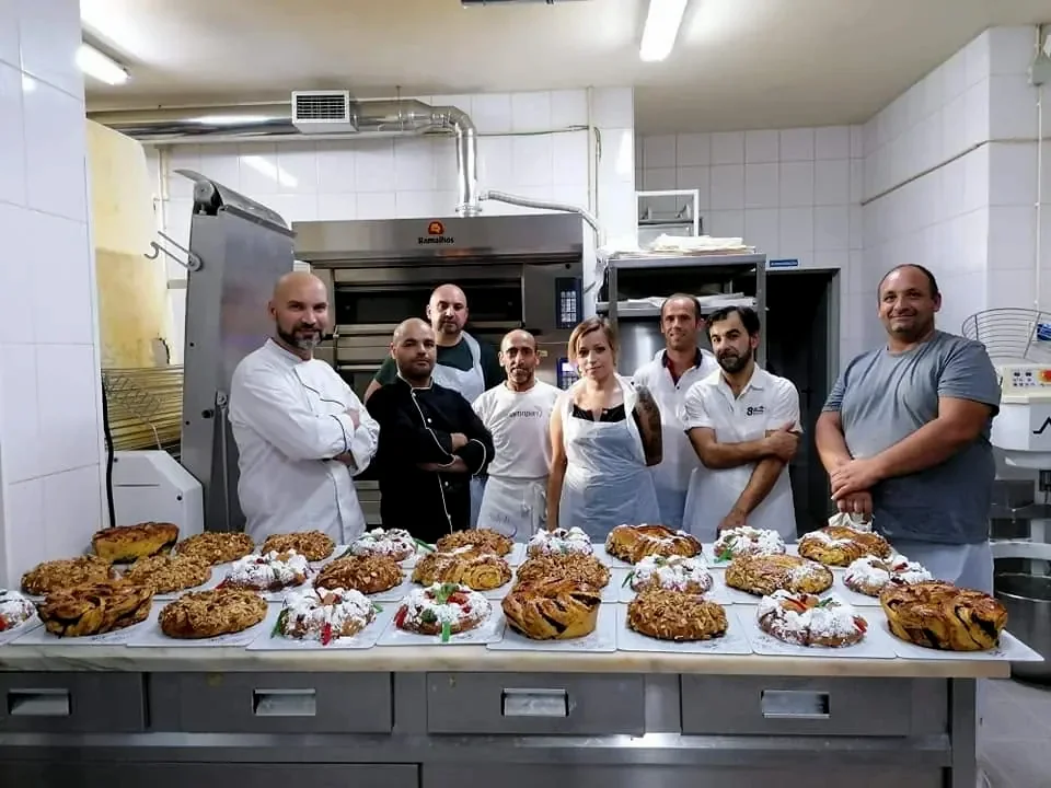 Chef Dinis Pinto em formação intensiva com equipa de pastelaria em Portugal